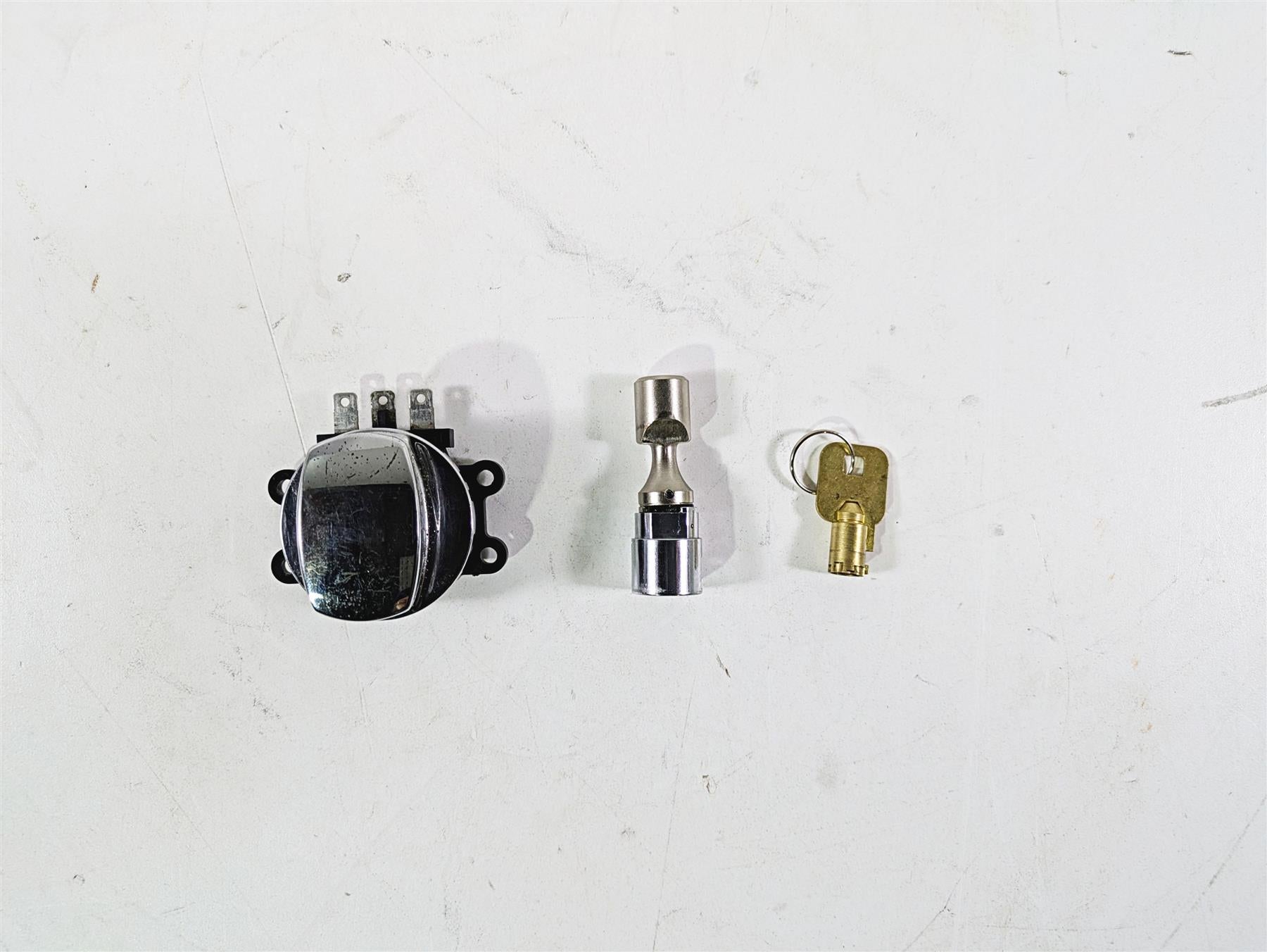 2008 Harley FLSTSB Cross Bones Ignition Switch Key Lock Set 71450-04 {{ shop.shopifyCountryName }} - Mototech271