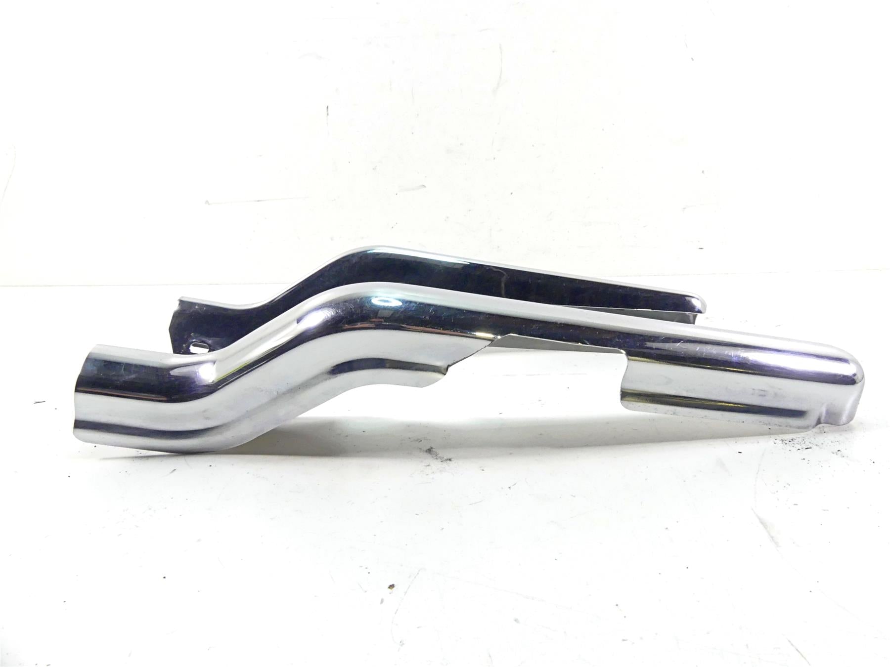 2004 Harley Touring FLHTCUI Electra Glide Rear Frame Chrome Struts 47504-97 {{ shop.shopifyCountryName }} - Mototech271