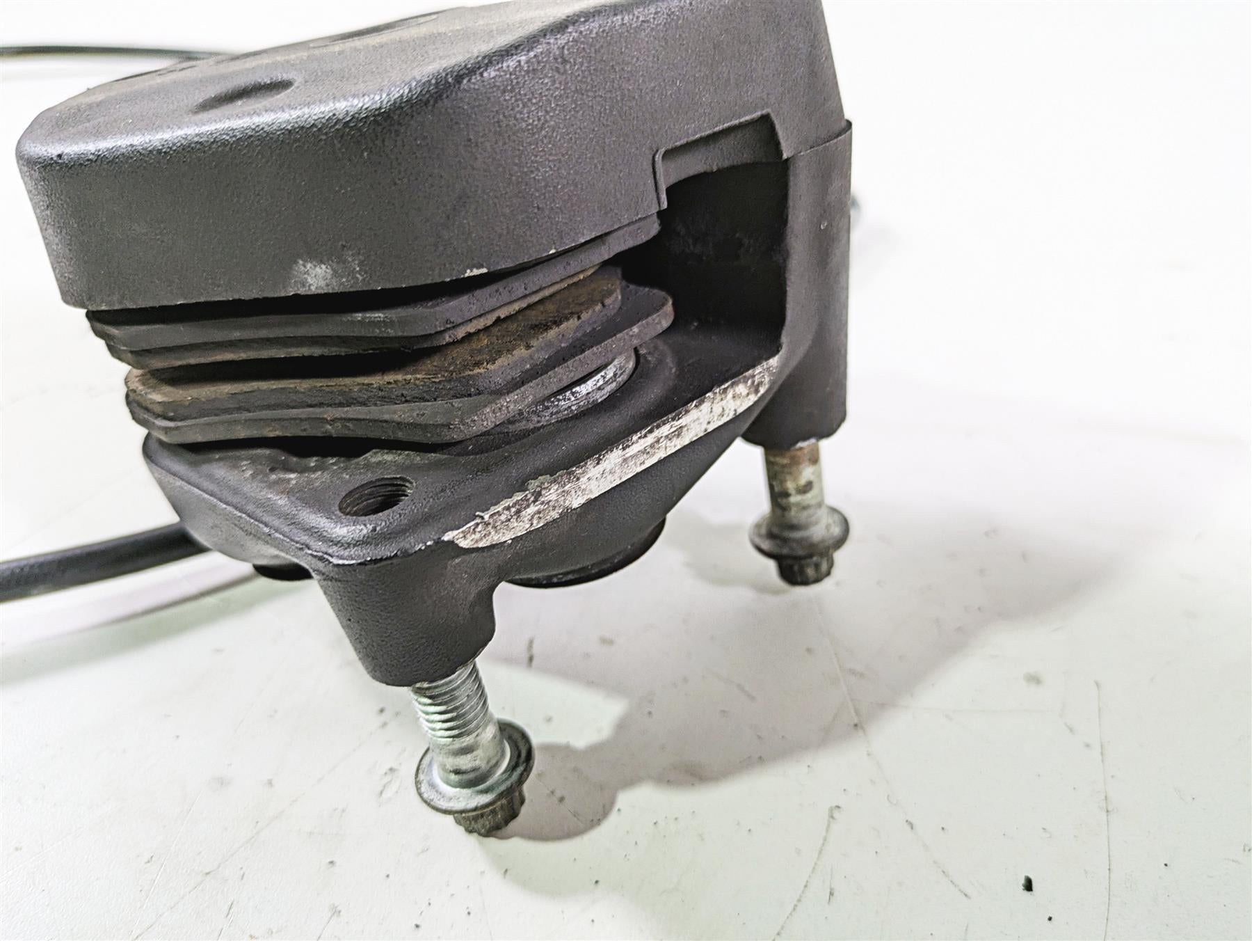 2003 Harley Softail FXSTDI Deuce 100th Front Brake Caliper 44046-00D {{ shop.shopifyCountryName }} - Mototech271