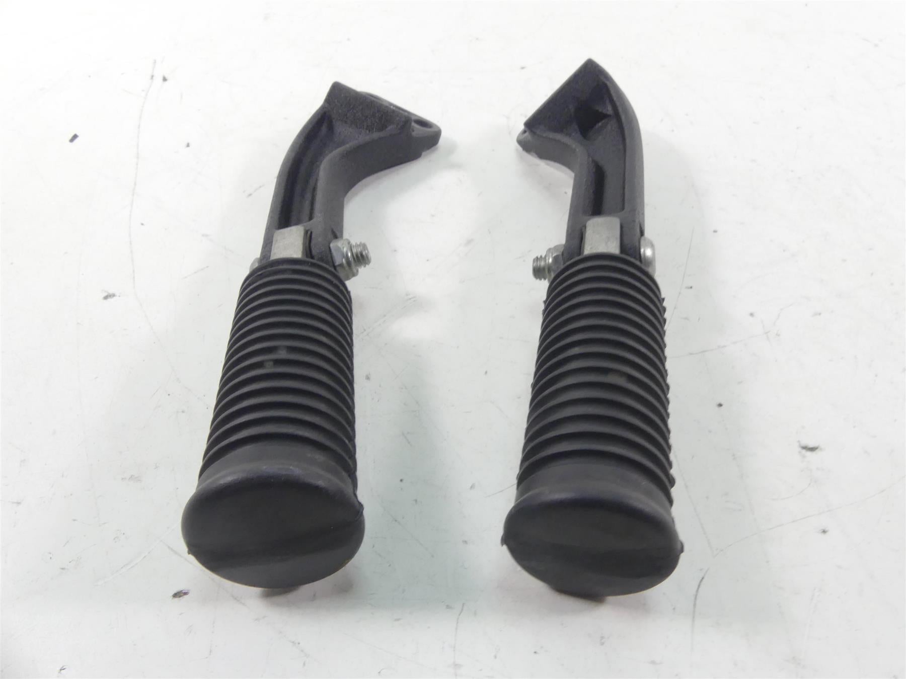 2009 Harley FXDF Dyna Fat Bob Nice Rear Passenger Footpeg Set 49224-06A 49230-06 {{ shop.shopifyCountryName }} - Mototech271