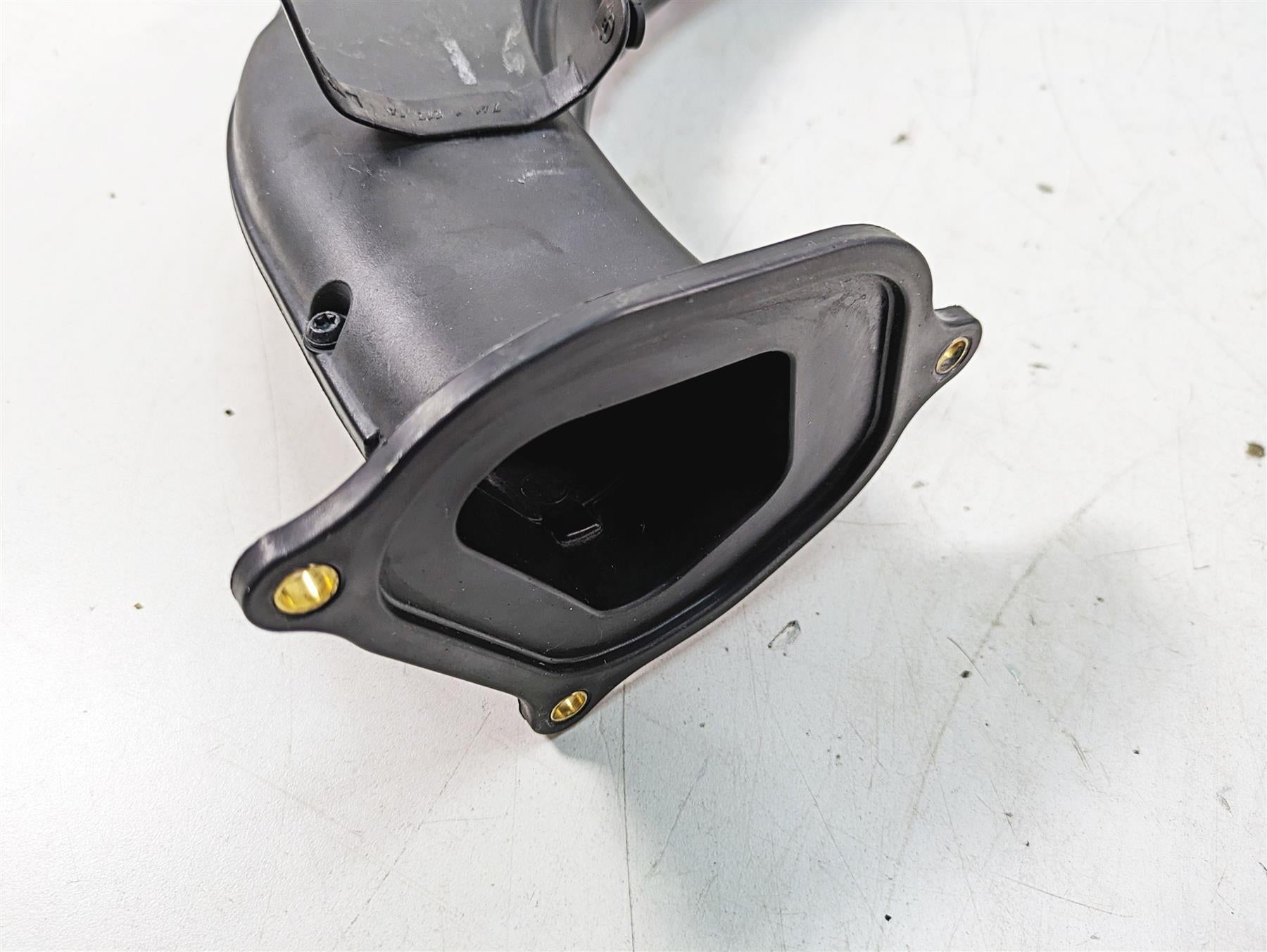 2013 MV Agusta F3 675 ERA Air Inlet Duct Scoop Ram Set 8A00B5465 8000B5464 {{ shop.shopifyCountryName }} - Mototech271