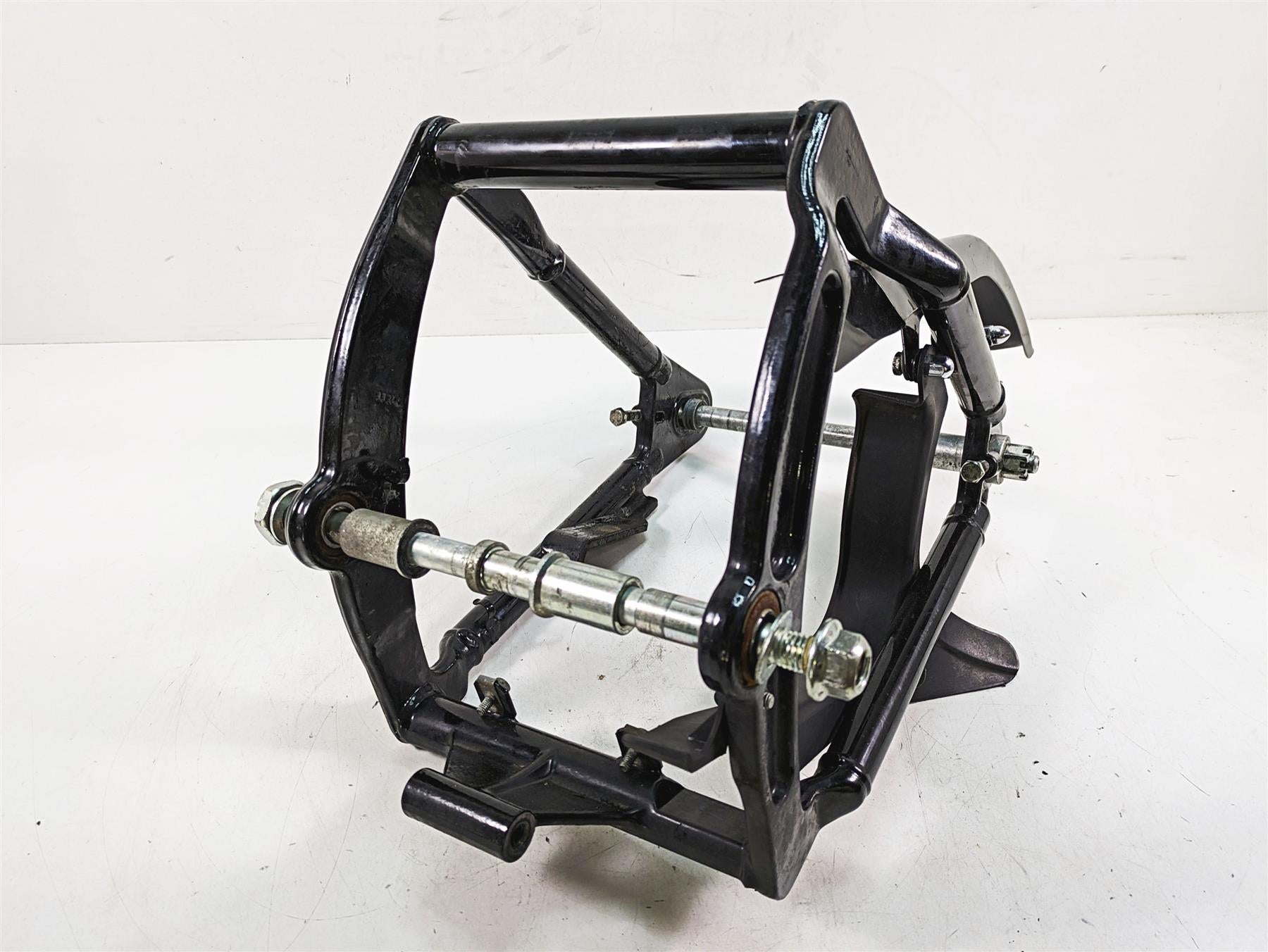 2006 Harley FLSTI Softail Heritage Straight Rear Swingarm Swing Arm 47573-00A {{ shop.shopifyCountryName }} - Mototech271