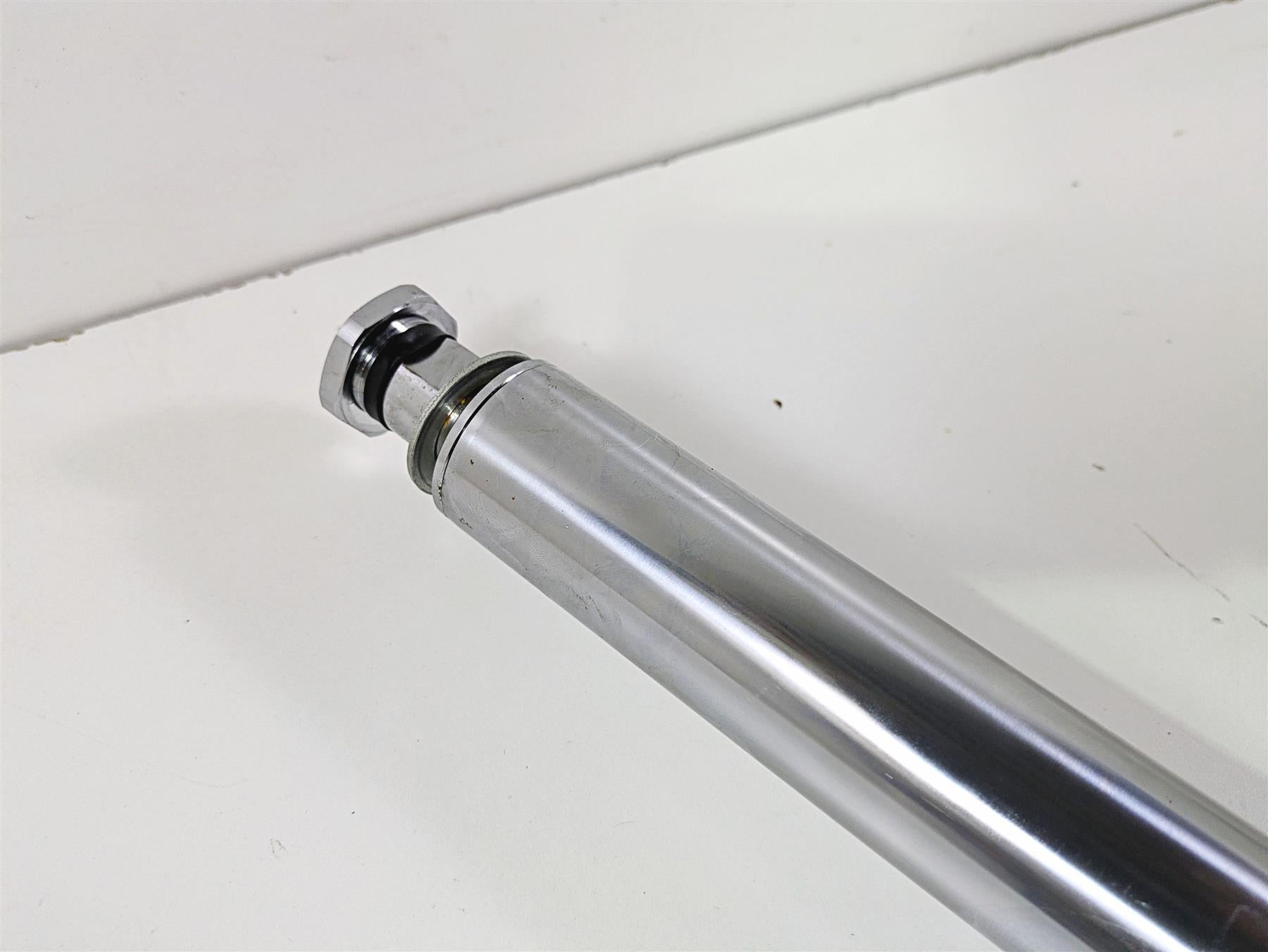 2017 Harley FLS Softail Slim Straight Right Showa Front Fork Leg 45915-08A {{ shop.shopifyCountryName }} - Mototech271