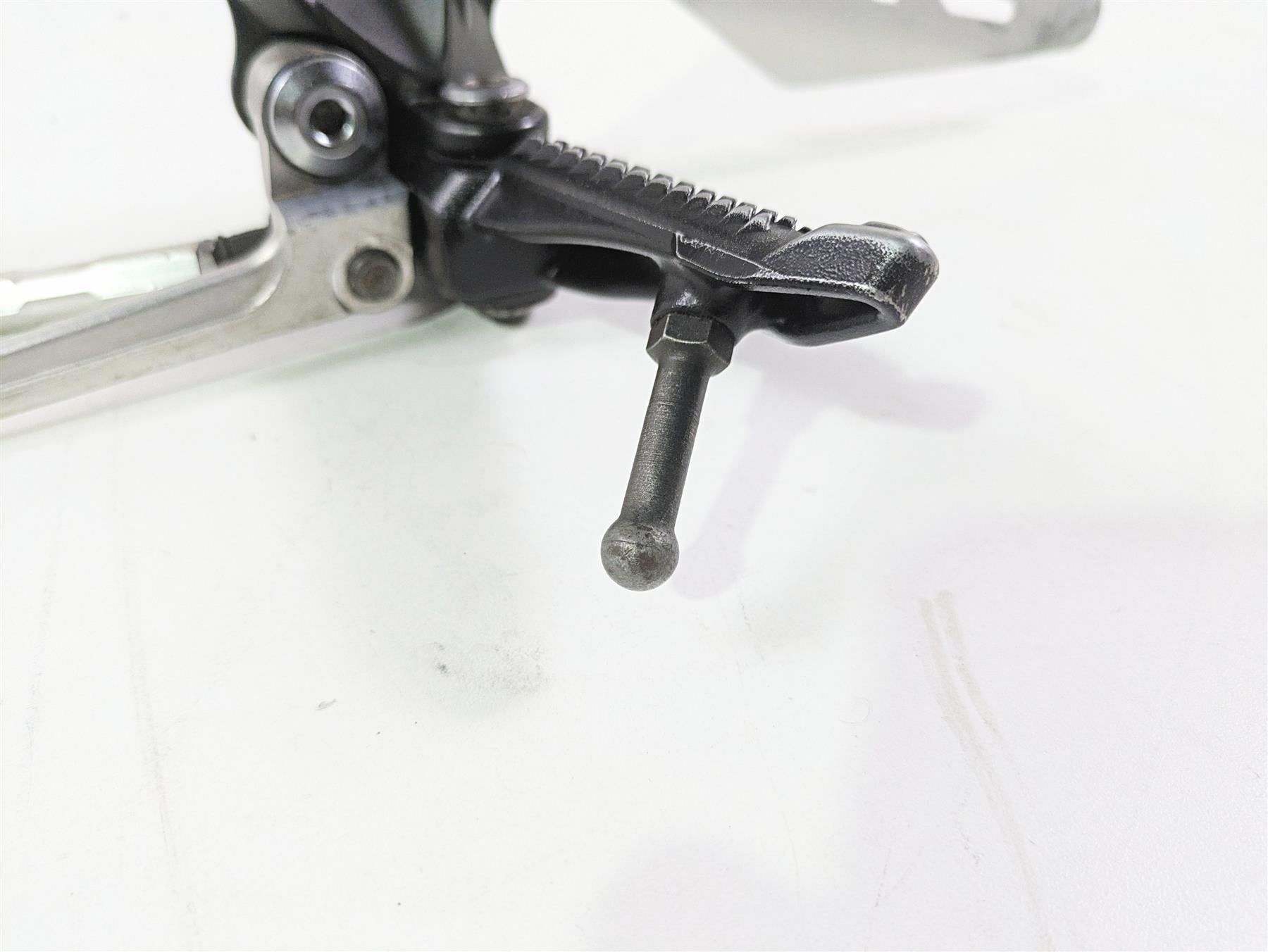 2020 Kawasaki ZX6R ZX636 Ninja Left Footpeg Foot Peg Shifter Set 35063-0160-18R {{ shop.shopifyCountryName }} - Mototech271