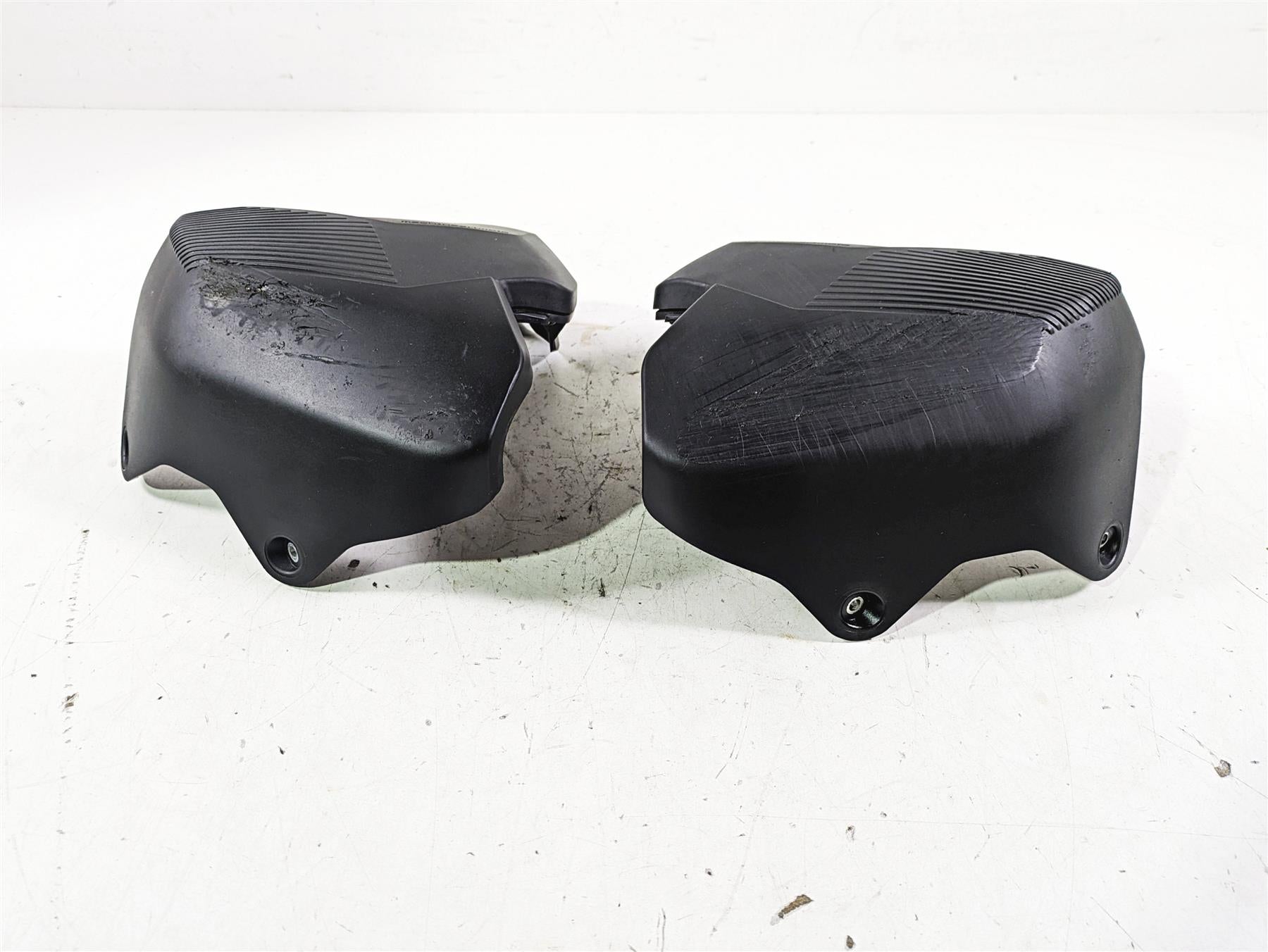 2022 BMW R1250 RT K052 Spark Plug Cover Guard Set 11128394385 {{ shop.shopifyCountryName }} - Mototech271