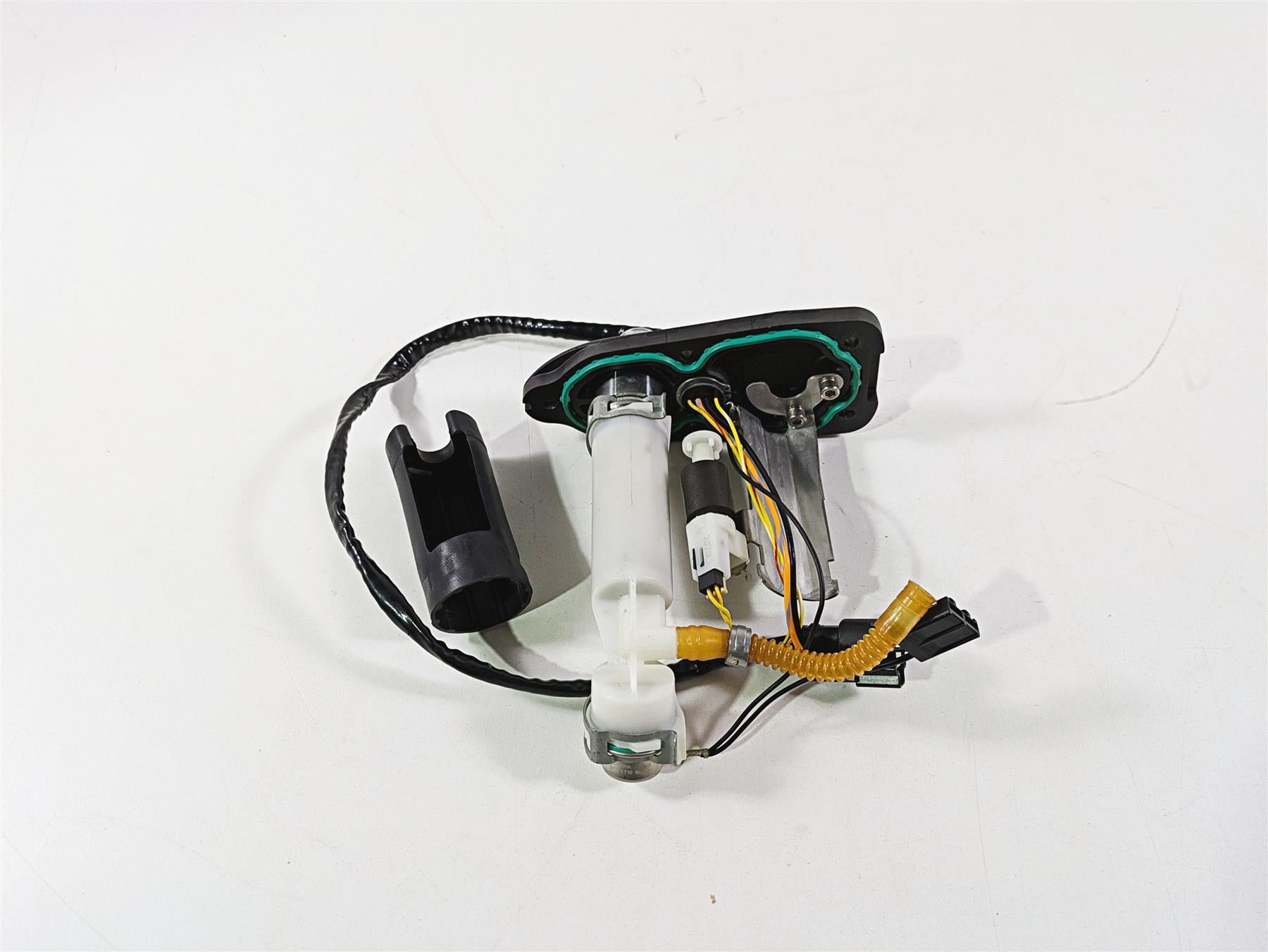 2009 Harley XR1200 Sportster Fuel Gas Petrol Pump - For Parts 75268-07F