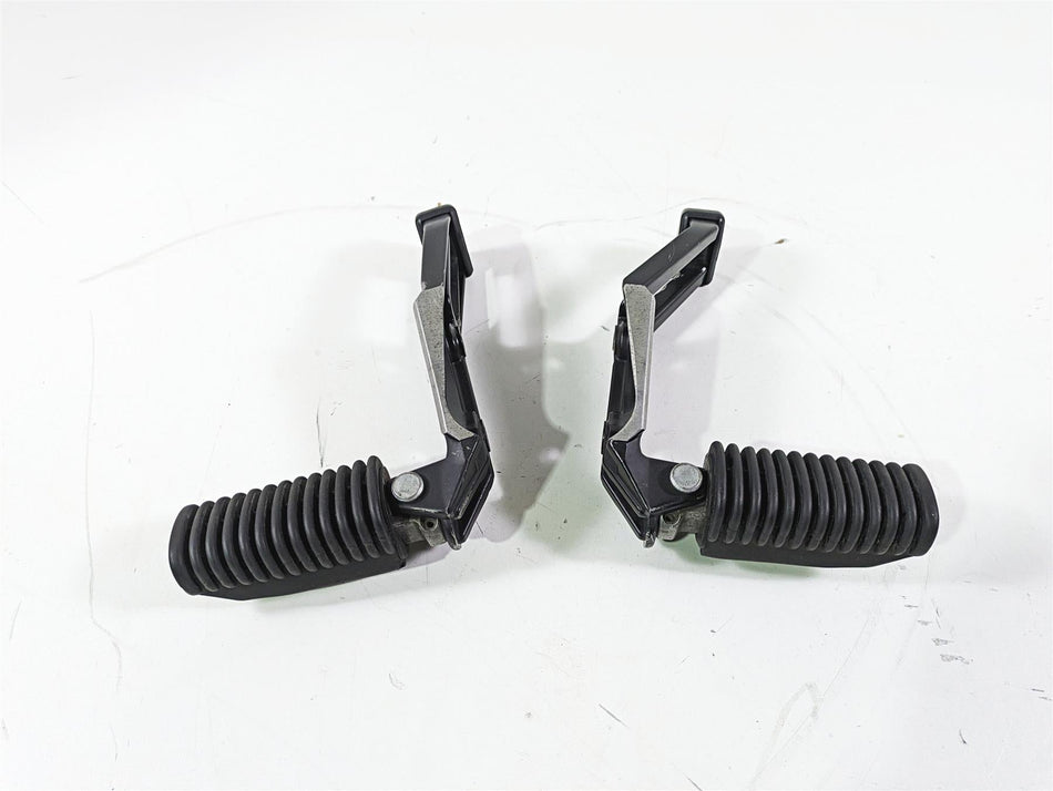 2004 BMW R1150GS R21 Passenger Footpeg Foot Peg Set 46712314761 46712314762 {{ shop.shopifyCountryName }} - Mototech271