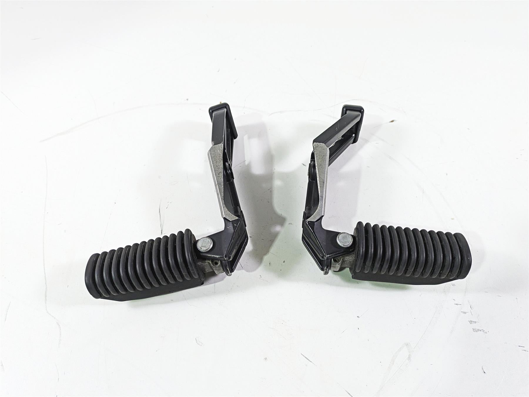 2004 BMW R1150GS R21 Passenger Footpeg Foot Peg Set 46712314761 46712314762 | Mototech271