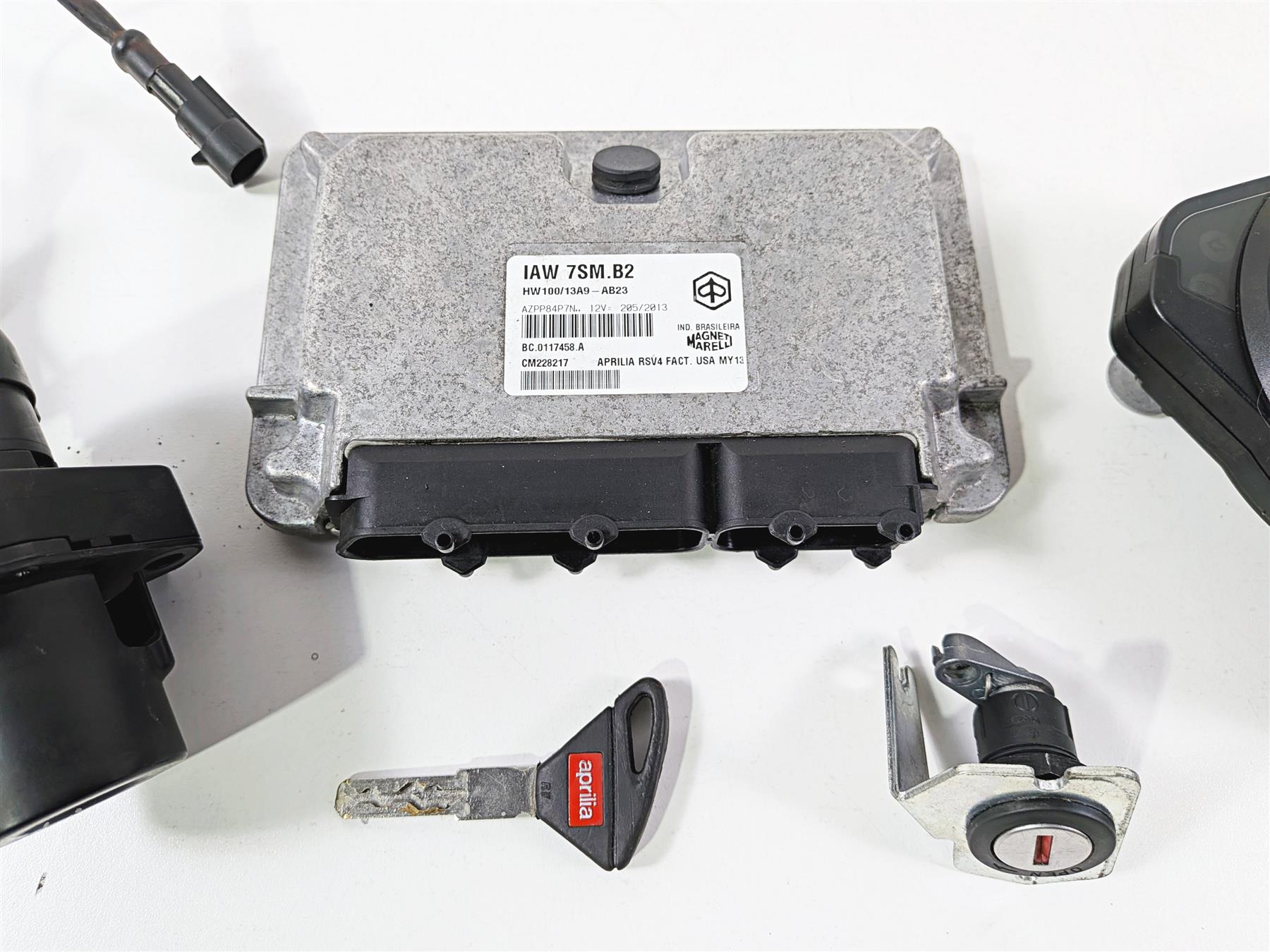 2014 Aprilia RSV4 RR Factory Speedo Ignition Switch Key Cdi Set 14K CM228217 {{ shop.shopifyCountryName }} - Mototech271