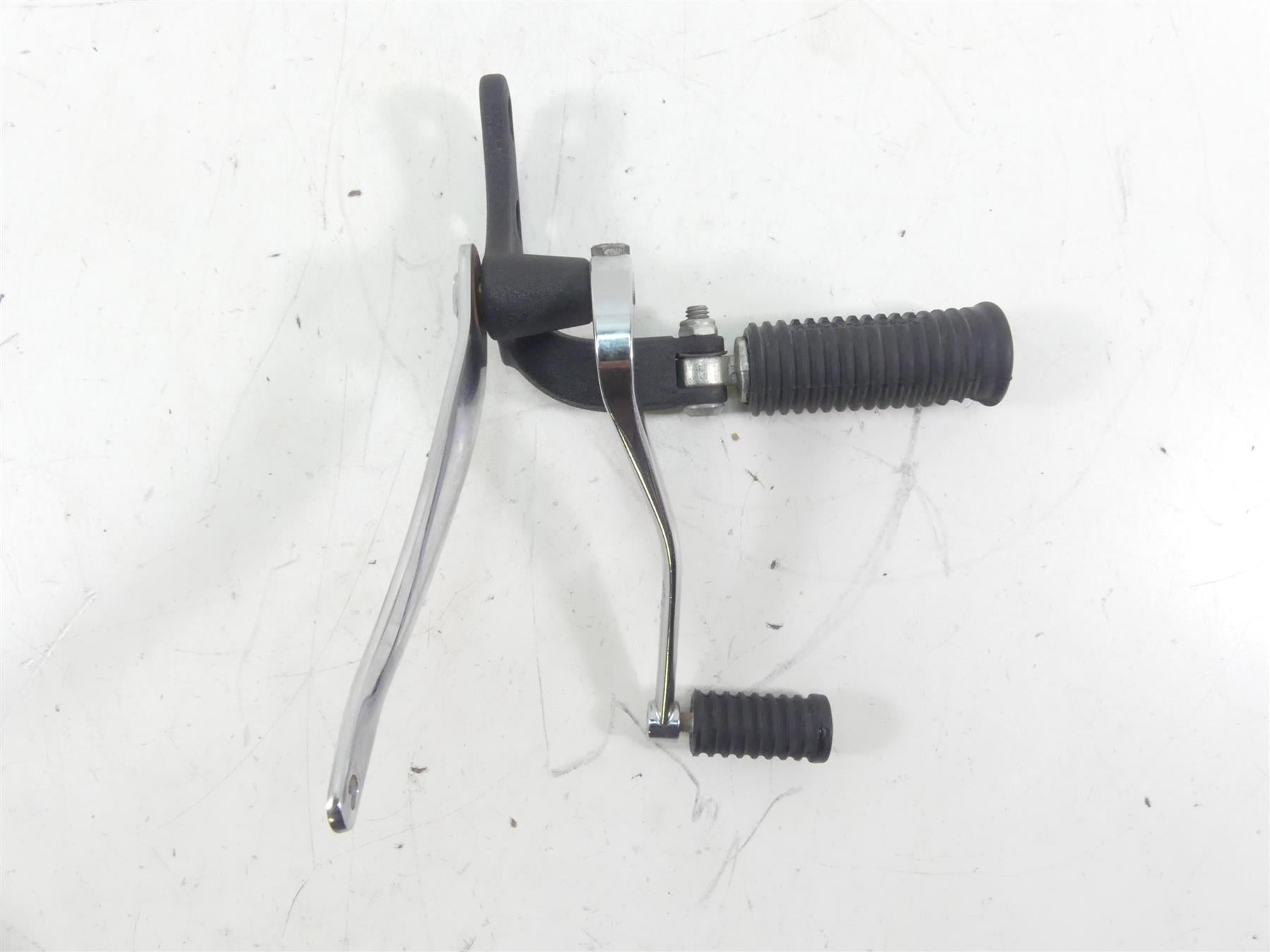 2015 Harley FXDF Dyna Fat Bob Front Left Fw Foot Peg + Shift Lever 33693-03 {{ shop.shopifyCountryName }} - Mototech271