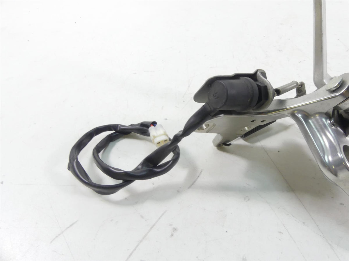 2013 Yamaha VMX17 V-Max 1700 Right Foot Peg + Brake Pedal Set 2S3-27443-00-00 {{ shop.shopifyCountryName }} - Mototech271