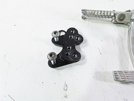 2016 Suzuki GSXR1000 Right Front Foot Peg Brake Pedal & Mount Set 3511-47H10 {{ shop.shopifyCountryName }} - Mototech271
