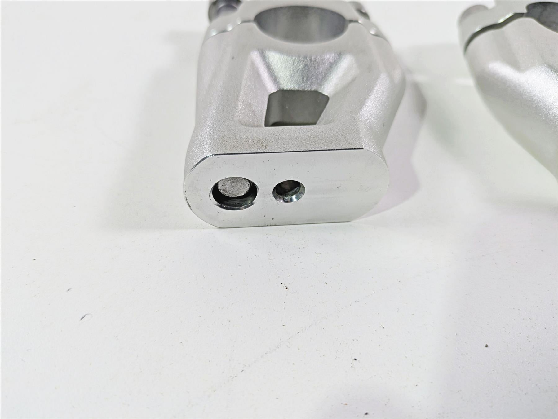 2024 Triumph Tiger 900 GT Handlebar Riser Holder Clamp Set T2040813 {{ shop.shopifyCountryName }} - Mototech271