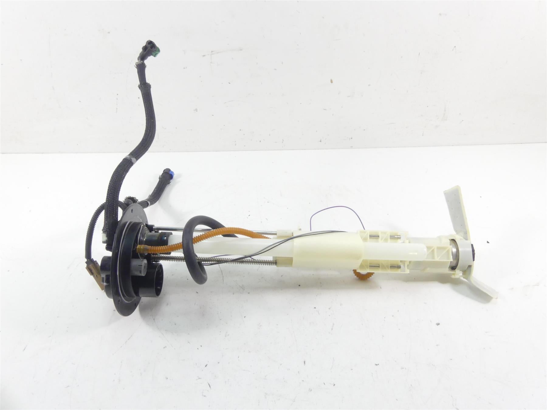 2012 Harley VRSCF Muscle Rod Fuel Gas Petrol Pump - Tested 75310-07 {{ shop.shopifyCountryName }} - Mototech271