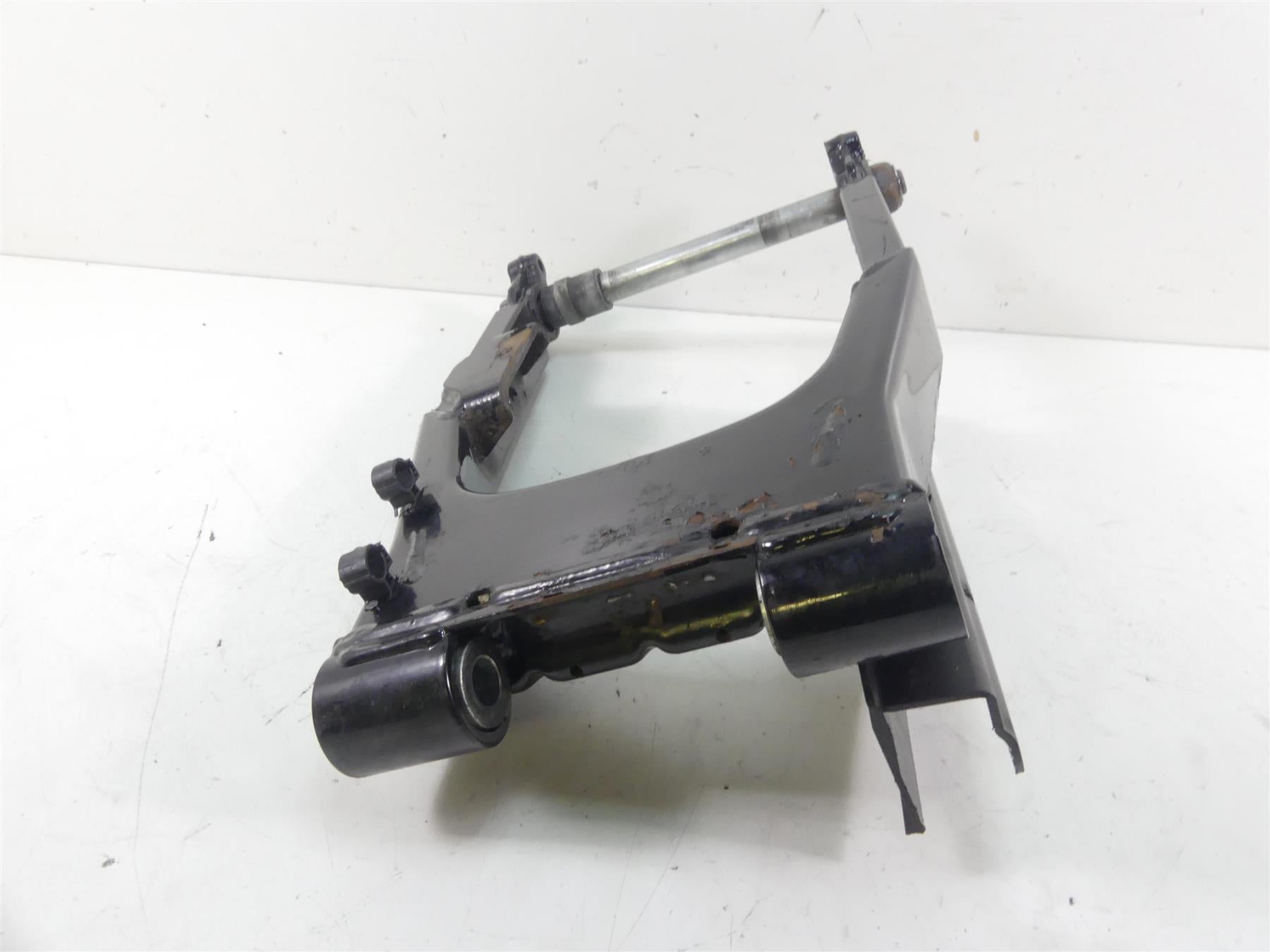 2007 Harley FLHTCU SE2 CVO Electra Glide Swing Arm Swingarm & 1" Axle 47549-02A {{ shop.shopifyCountryName }} - Mototech271