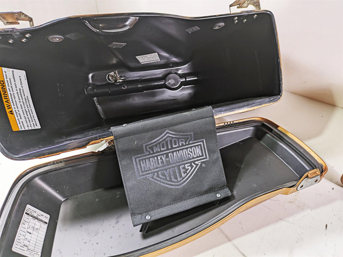 2008 Harley Touring FLHTCU E-Glide 105TH Saddlebag Saddle Bag Set 90752-93 {{ shop.shopifyCountryName }} - Mototech271