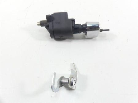 2013 Harley Touring FLHTP Electra Glide Ignition Switch Key Lock Set 71572-06 {{ shop.shopifyCountryName }} - Mototech271