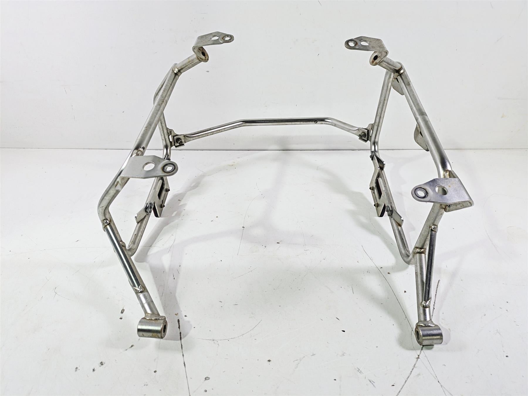 2015 BMW R1200GS Adv K51 Saddlebag Rack Holder Panier READ 46548520068 {{ shop.shopifyCountryName }} - Mototech271