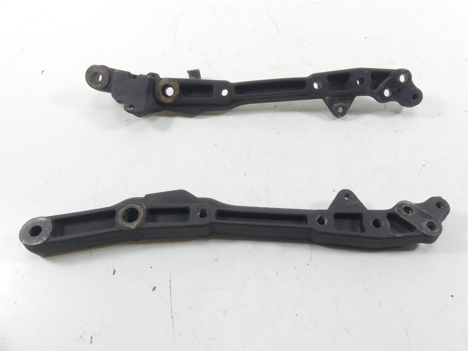 2013 Victory Cross Country Lower Engine Cradle Mounts Holder L 5137537 R 5136540 {{ shop.shopifyCountryName }} - Mototech271