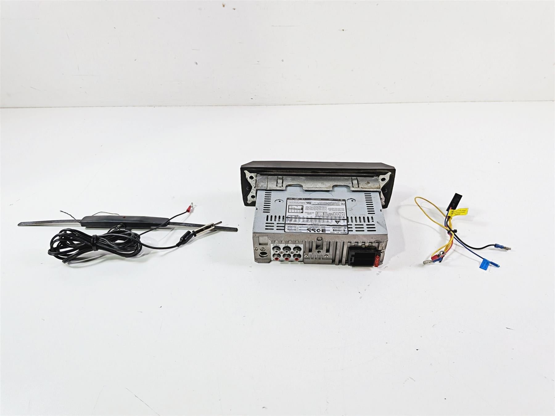 1993 Harley Touring FLHTCU Electra Glide Boss Audio System Radio CD Player 550B {{ shop.shopifyCountryName }} - Mototech271