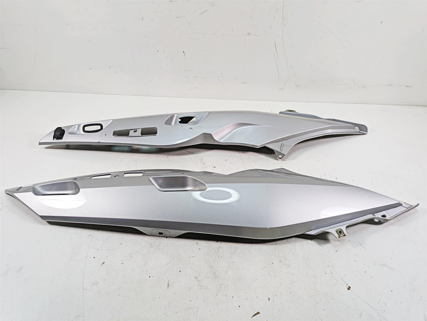 2007 BMW R1200RT K26 Tail Fairing Side Cover Set Titan Silver 46637681573 {{ shop.shopifyCountryName }} - Mototech271