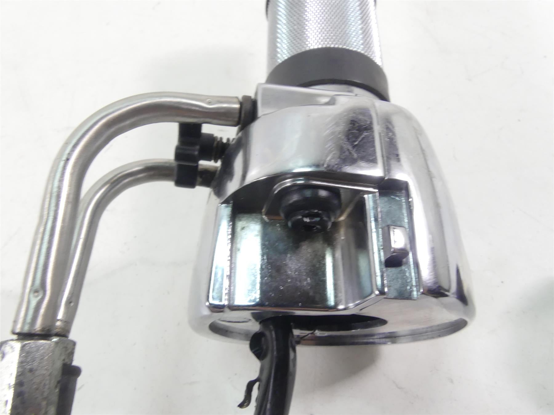 2000 Harley Dyna FXR4 CVO Super Glide Hand Control Switch Grip Set 71682-06 {{ shop.shopifyCountryName }} - Mototech271