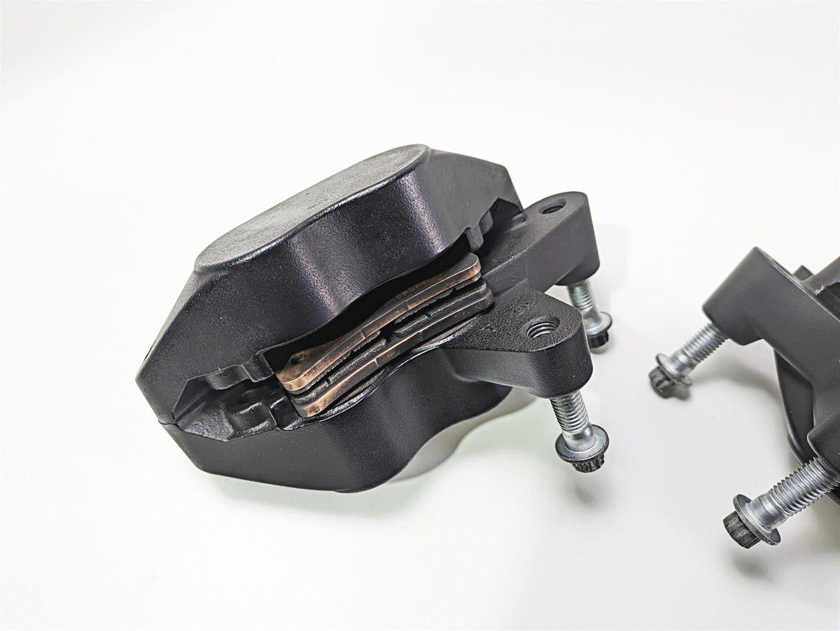 2019 Harley Softail FXDR 114 Front Brake Caliper Set 41300095 41300205 {{ shop.shopifyCountryName }} - Mototech271