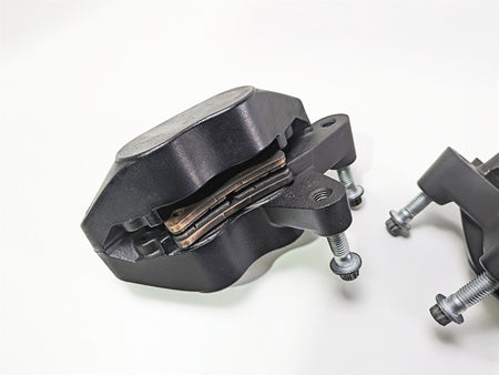 2019 Harley Softail FXDR 114 Front Brake Caliper Set 41300095 41300205 {{ shop.shopifyCountryName }} - Mototech271