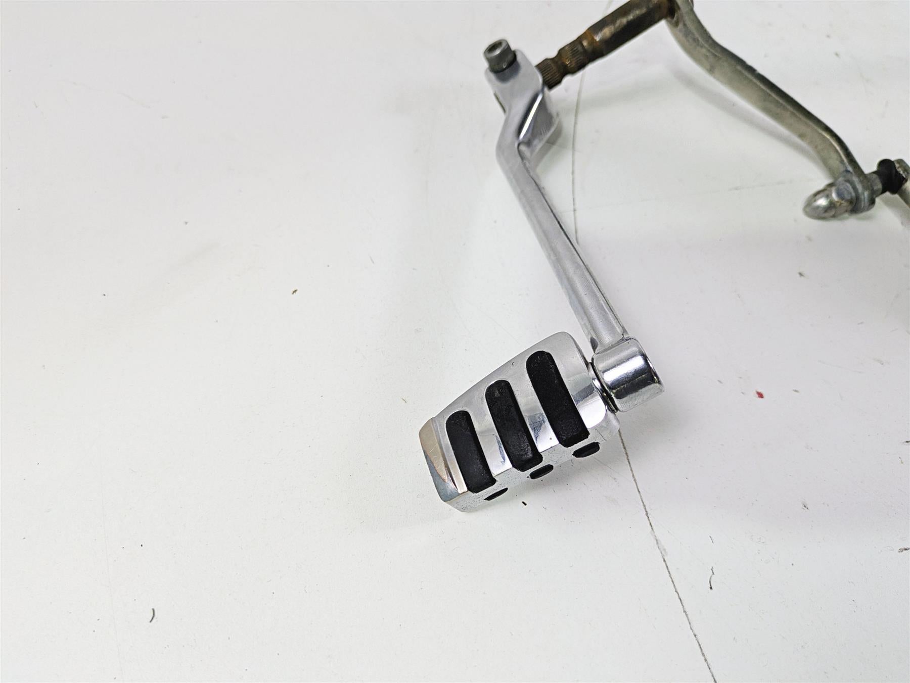 00-05 Harley Davidson Softail Left Front Floorboard & Shifter 33630-00 {{ shop.shopifyCountryName }} - Mototech271