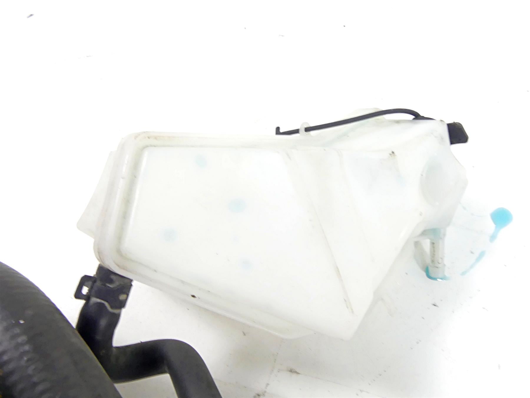 2015 BMW R1200GS GSW K50 Right Radiator + Reservoir Fan & Cover Set 17118546416 {{ shop.shopifyCountryName }} - Mototech271