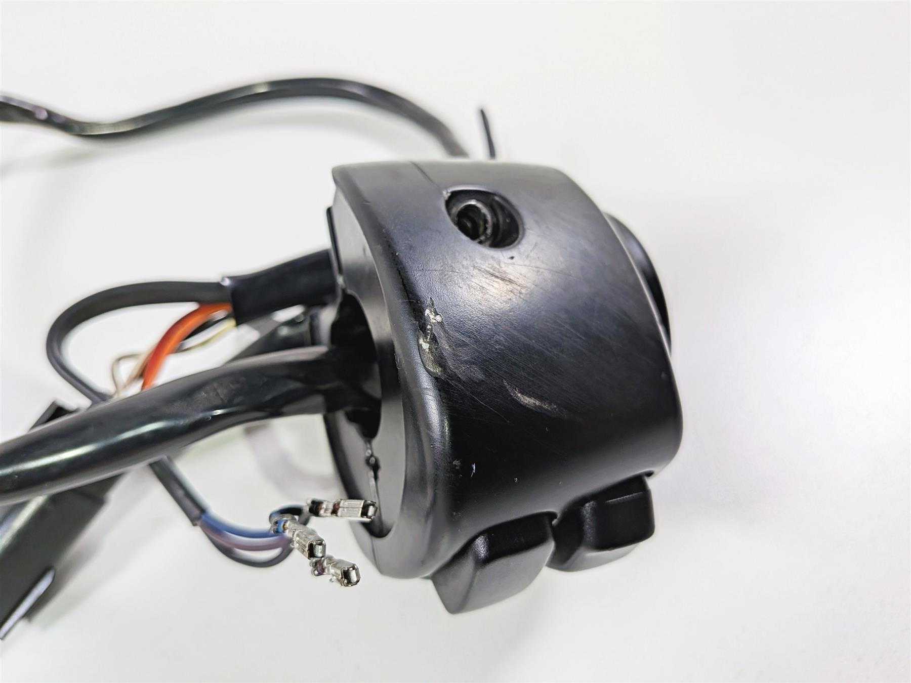 2009 Harley FXCWC Softail Rocker Right Hand Control Switch + Grips 71684-06A {{ shop.shopifyCountryName }} - Mototech271