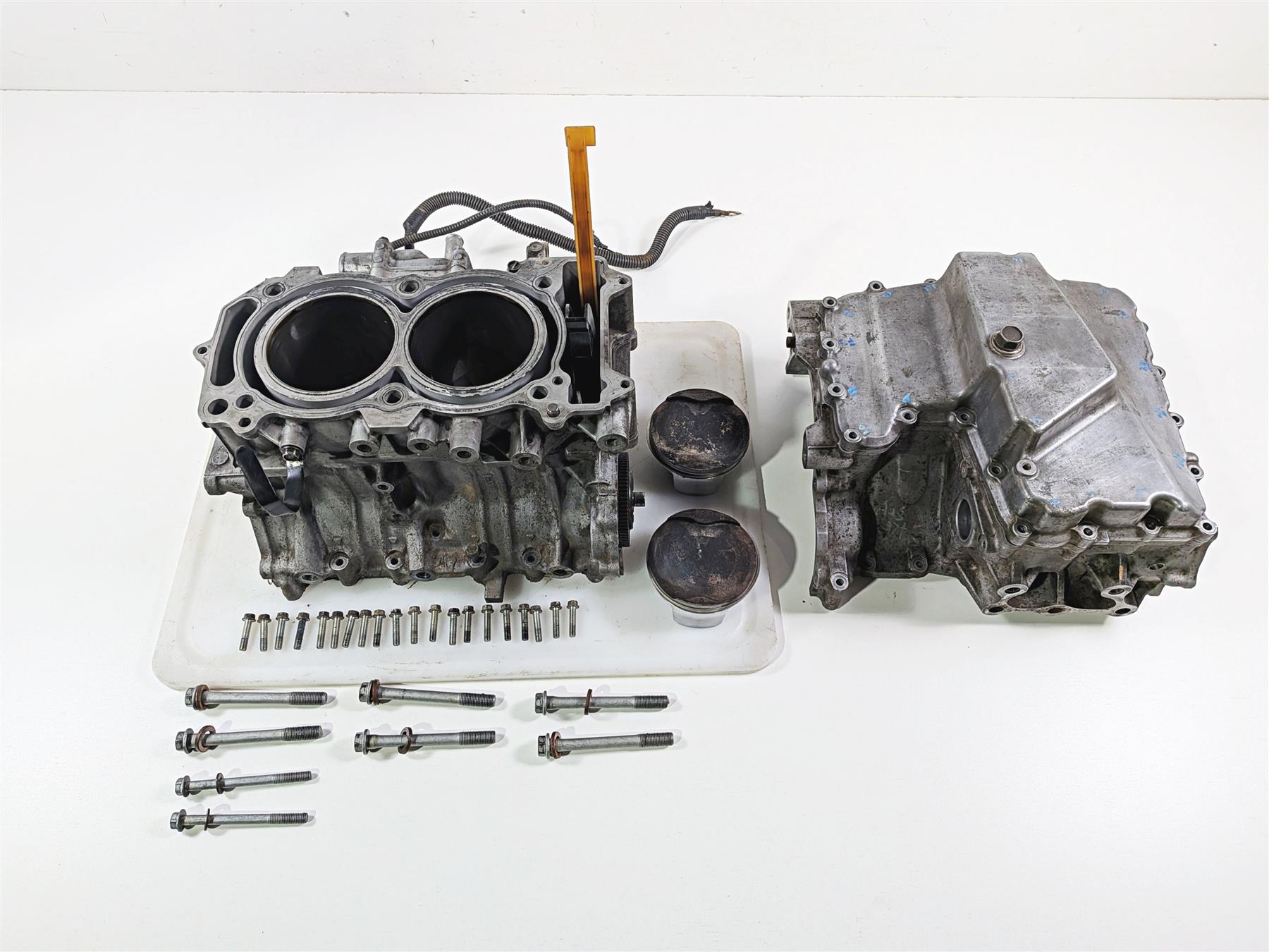 2022 Kawasaki Teryx KRX KRF 1000 SE Crankcase + Pistons & Oil Pan 14101-0042 {{ shop.shopifyCountryName }} - Mototech271