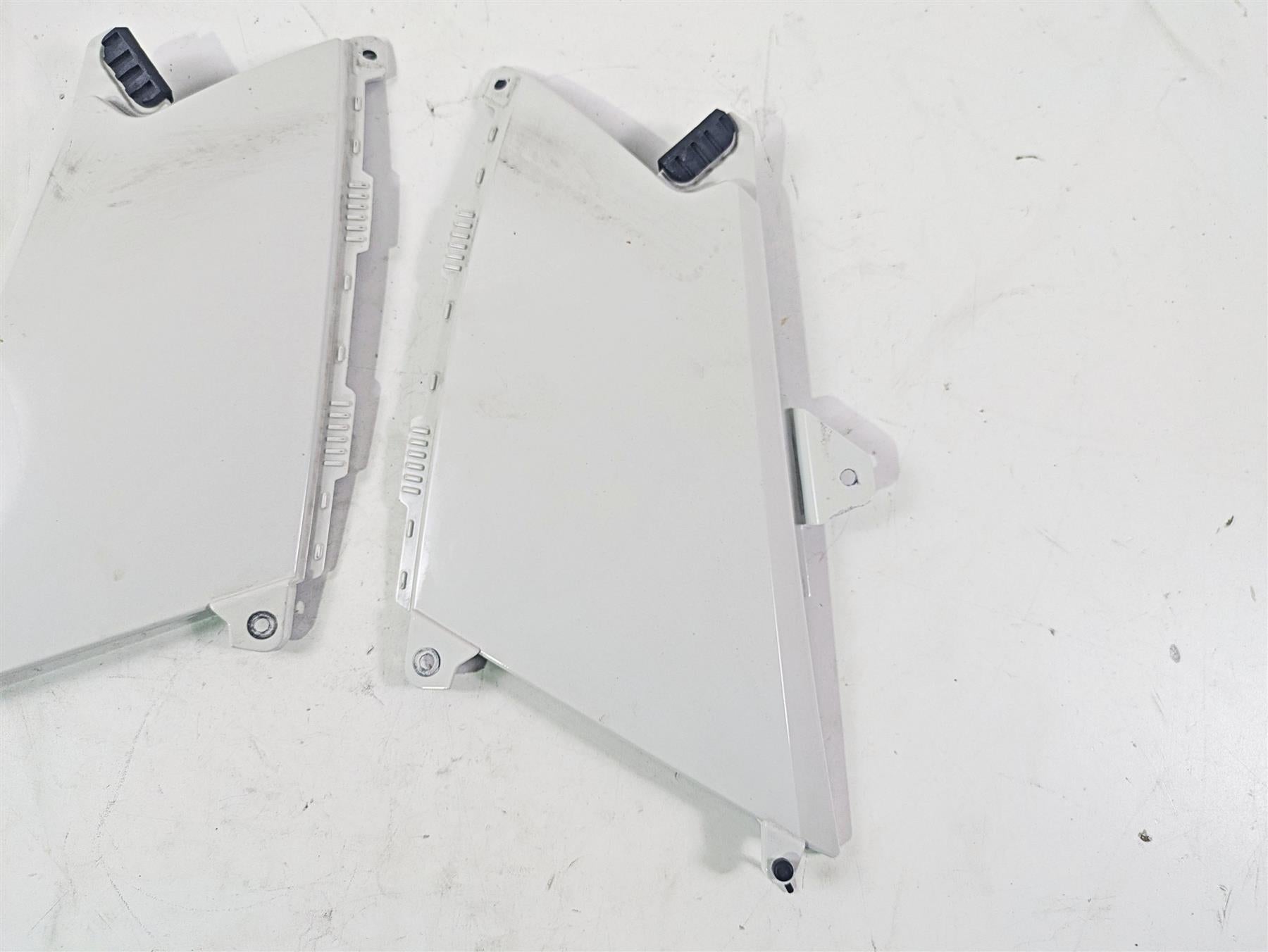 2010 BMW R1200GS K25 Under Tank Knee Cover Set Alpinweiss 46637726781 {{ shop.shopifyCountryName }} - Mototech271