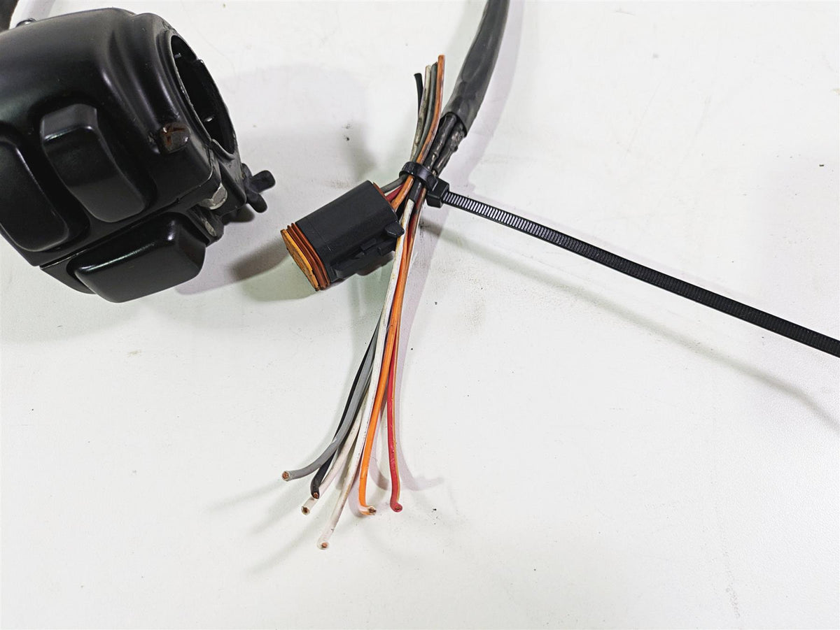 2005 Harley Touring FLHRI Road King Right Hand Control Switch 71589-96B {{ shop.shopifyCountryName }} - Mototech271