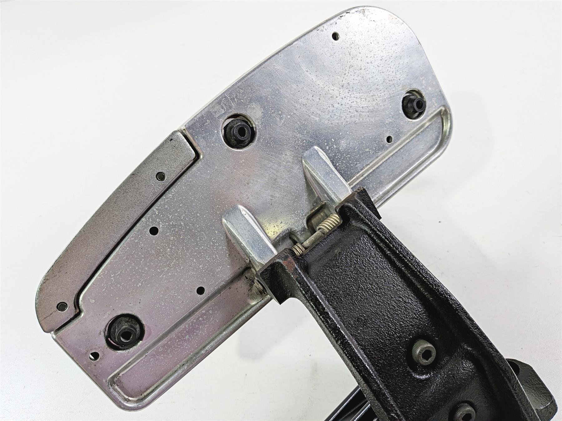 2006 Yamaha XVZ1300 Royal Star Right Floor Board & Brake Pedal 4XY-27420-10-00 {{ shop.shopifyCountryName }} - Mototech271