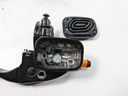 2018 Harley Touring FLHXSE CVO Street Glide Front Brake Master Cylinder 44985-10 {{ shop.shopifyCountryName }} - Mototech271