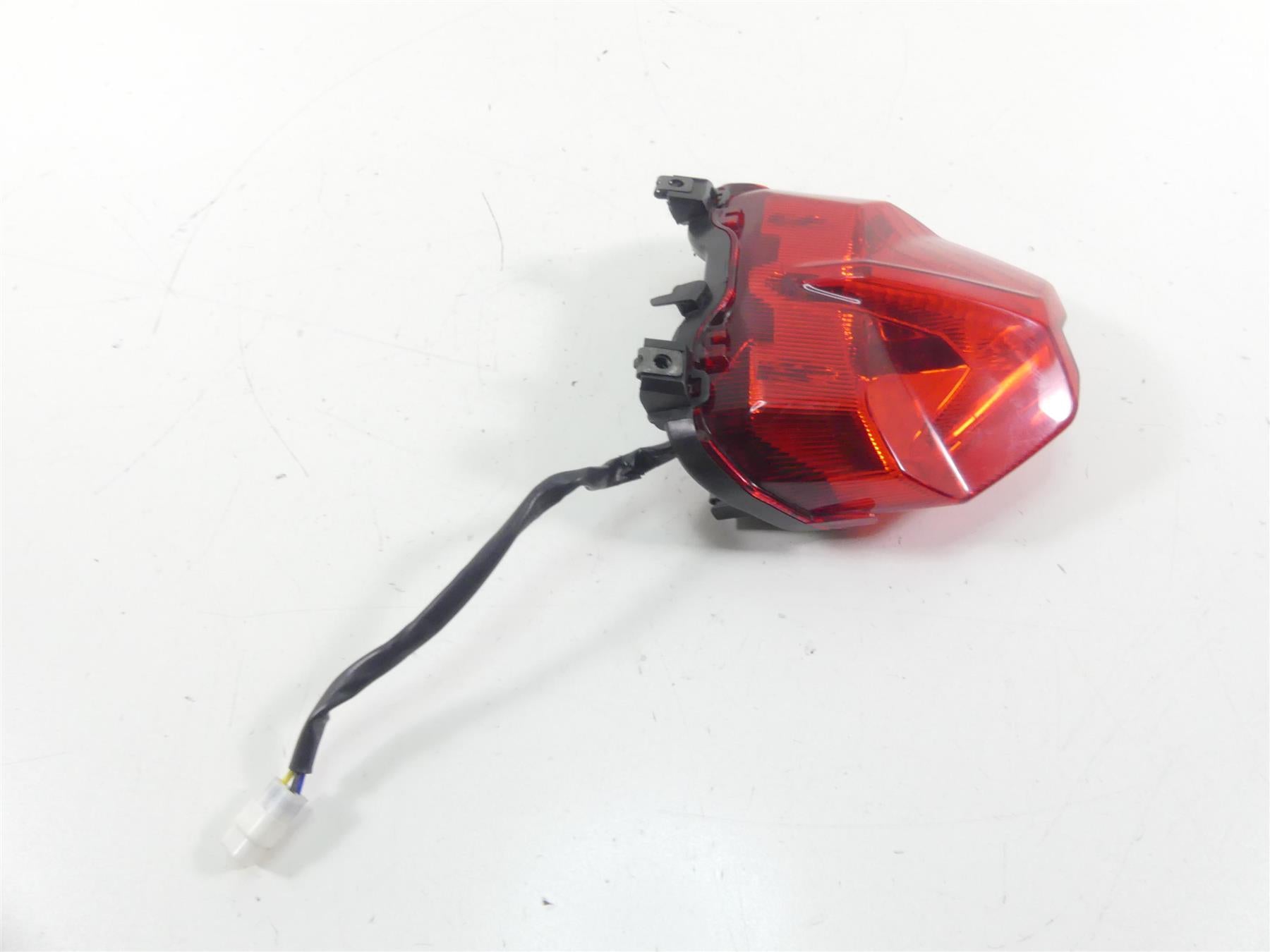 2022 Yamaha MT09 FZ09 Rear Taillight Tail Light Lamp - Read B7N-84700-00-00 {{ shop.shopifyCountryName }} - Mototech271