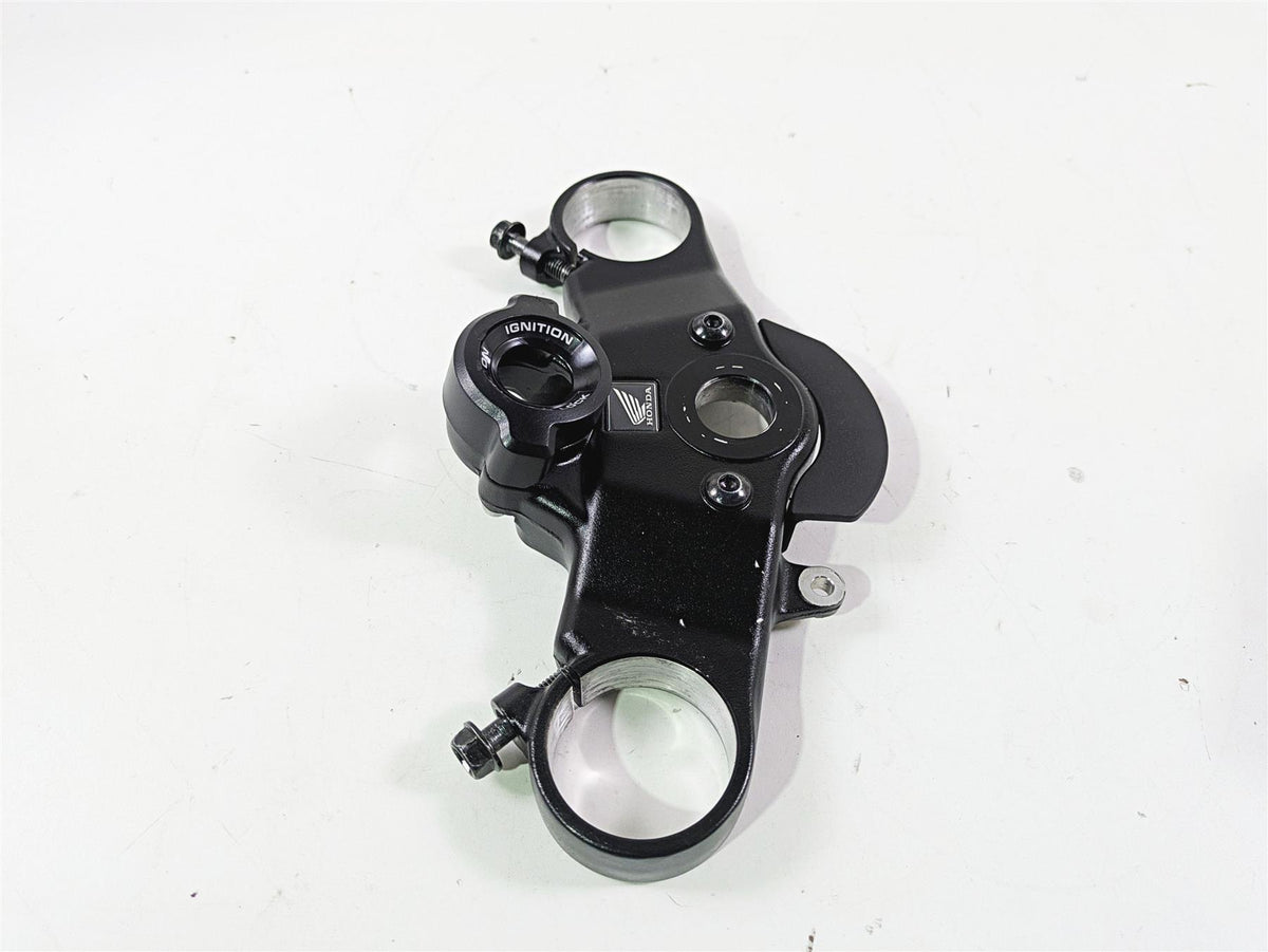 2025 Honda CBR600RR Upper Triple Tree Steering Clamp 53300-MJC-A00 {{ shop.shopifyCountryName }} - Mototech271