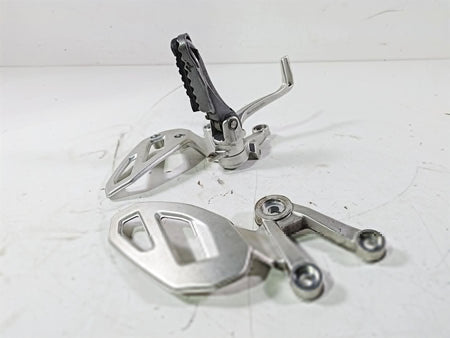 2019 BMW S1000XR K49 Right Rider Footpeg & Brake Pedal Set - Read 46718553836 {{ shop.shopifyCountryName }} - Mototech271