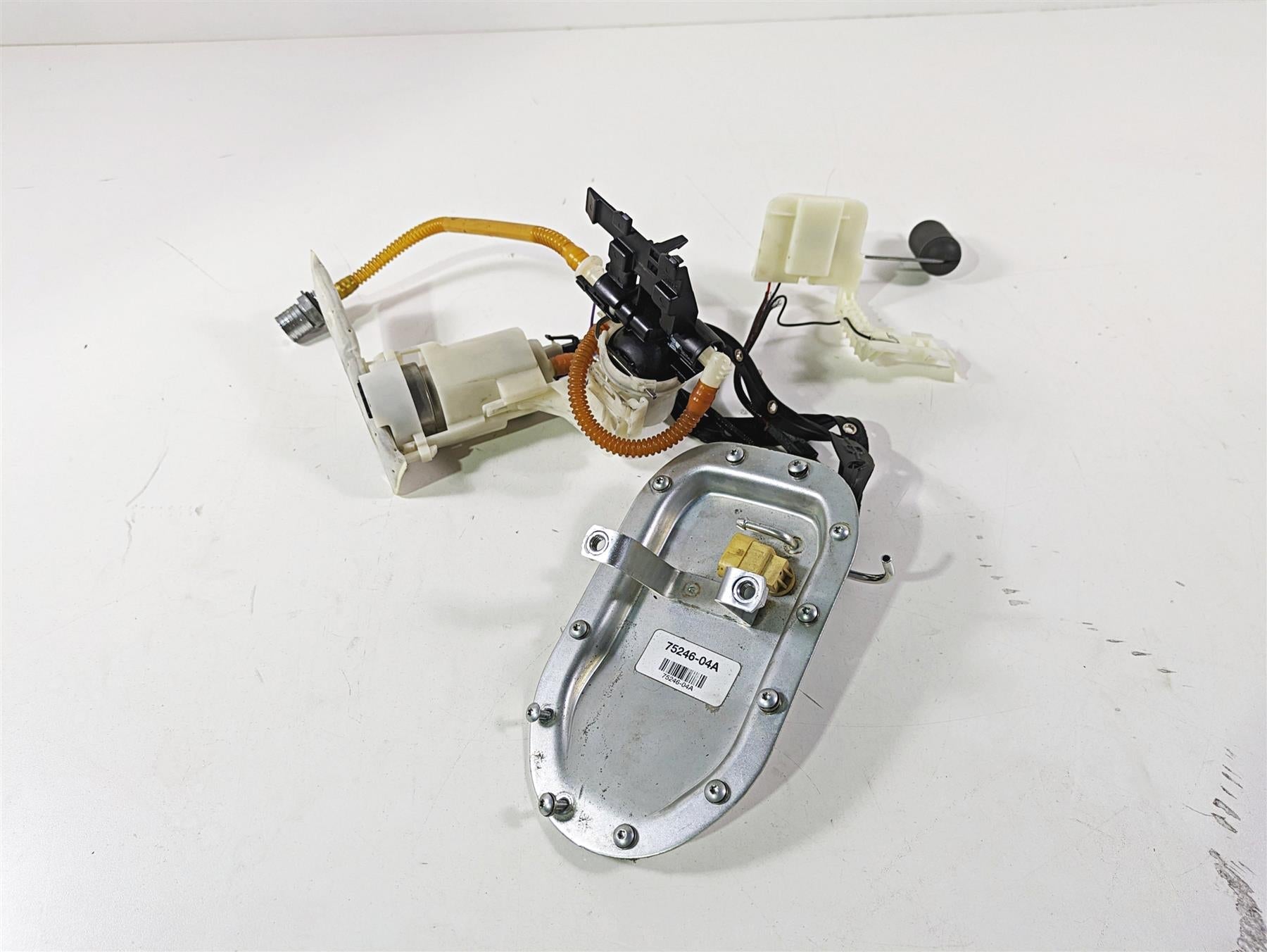 2017 Harley Dyna FXDB Street Bob Fuel Gas Petrol Pump -Tested 75218-04D {{ shop.shopifyCountryName }} - Mototech271