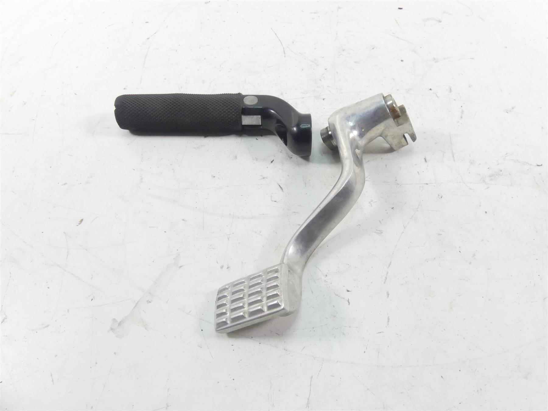 2013 Harley VRSCDX Night Rod Special Right Front Footpeg Brake Pedal 44738-06 {{ shop.shopifyCountryName }} - Mototech271