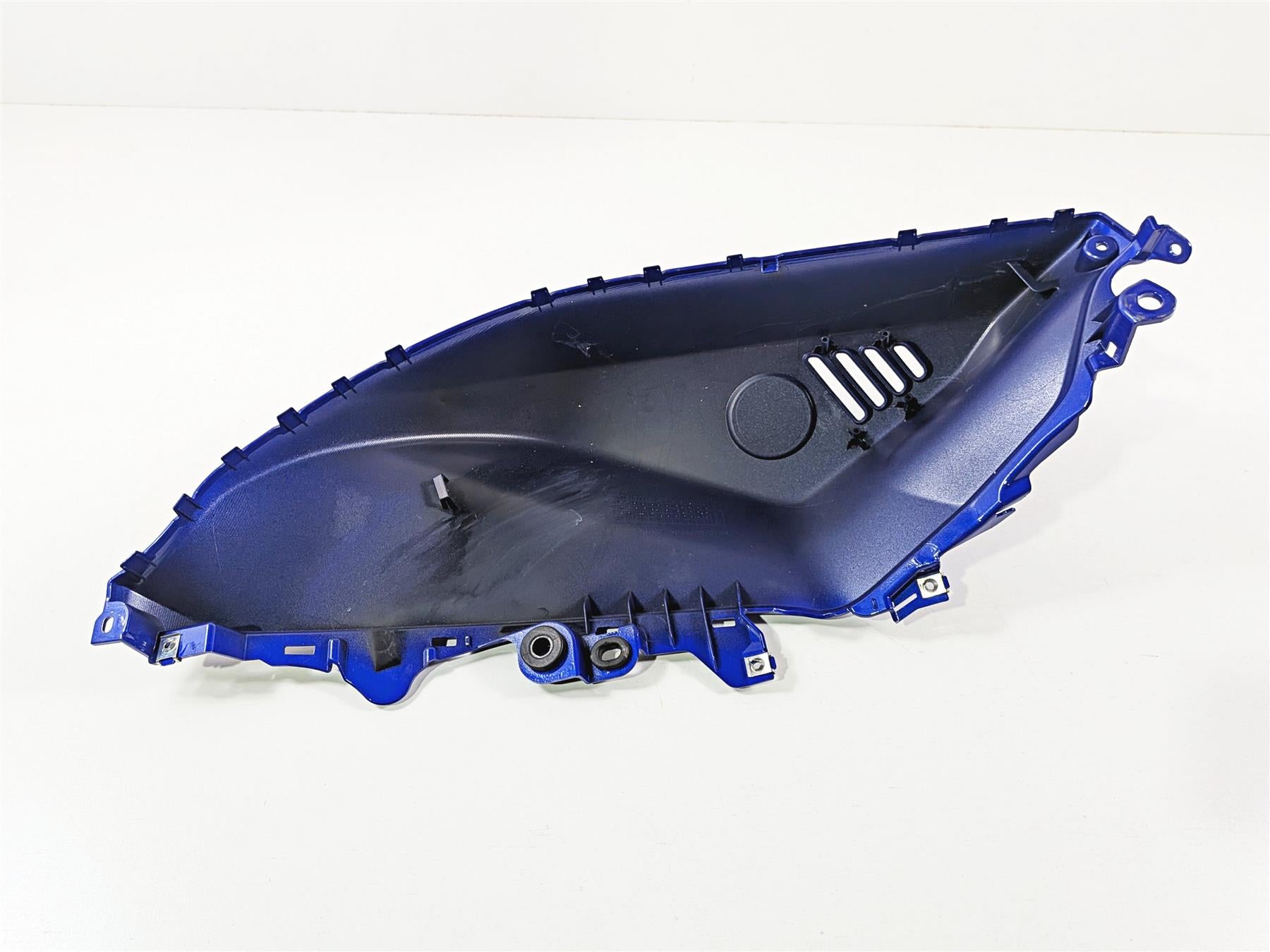 2025 Yamaha YZF R7 Oem Blue Left Side Tank Cover Fairing BEB-24129-00 {{ shop.shopifyCountryName }} - Mototech271