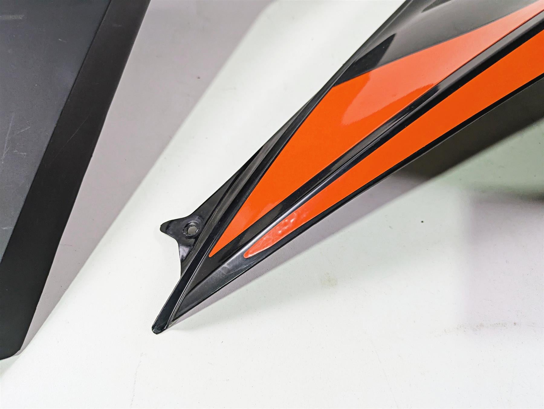 2020 KTM 1290 Super Adventure R Right Tank Fairing Cover Set 60708051000 {{ shop.shopifyCountryName }} - Mototech271