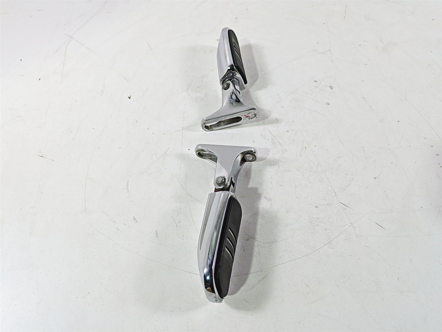 2017 Harley Touring FLTRXS Road Glide Rear Chrome Foot Peg Set 50500462A {{ shop.shopifyCountryName }} - Mototech271