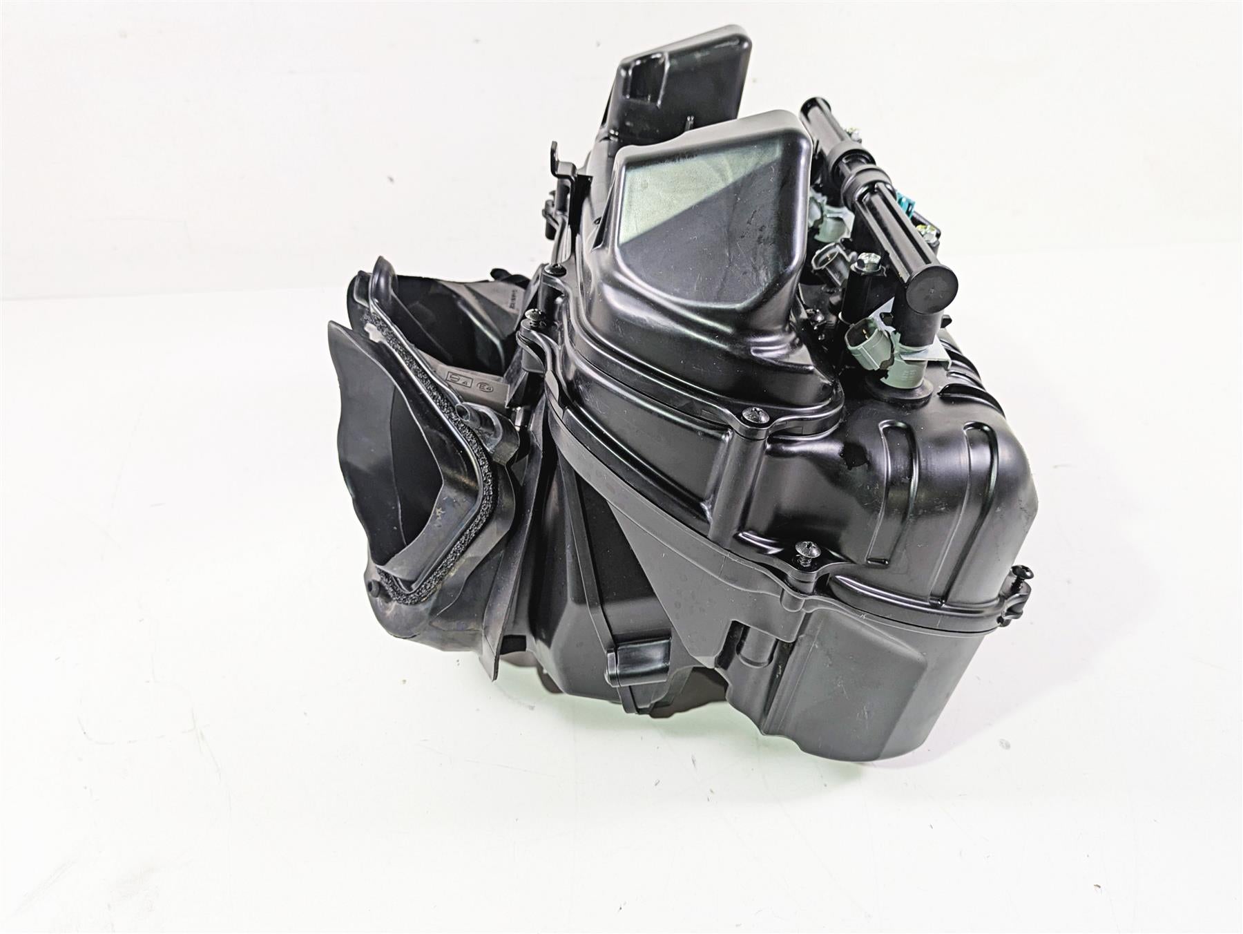 2025 Honda CBR600RR Air Box Cleaner & Upper Injectors 17220-MFJ-D00 {{ shop.shopifyCountryName }} - Mototech271