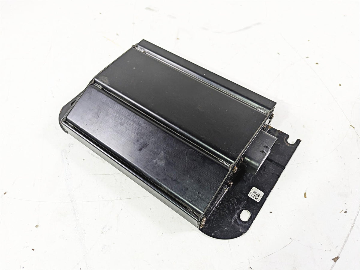 2007 Harley Touring FLHTCU SE CVO E-Glide Harman Kardon Amplifier Amp 76192-06A {{ shop.shopifyCountryName }} - Mototech271
