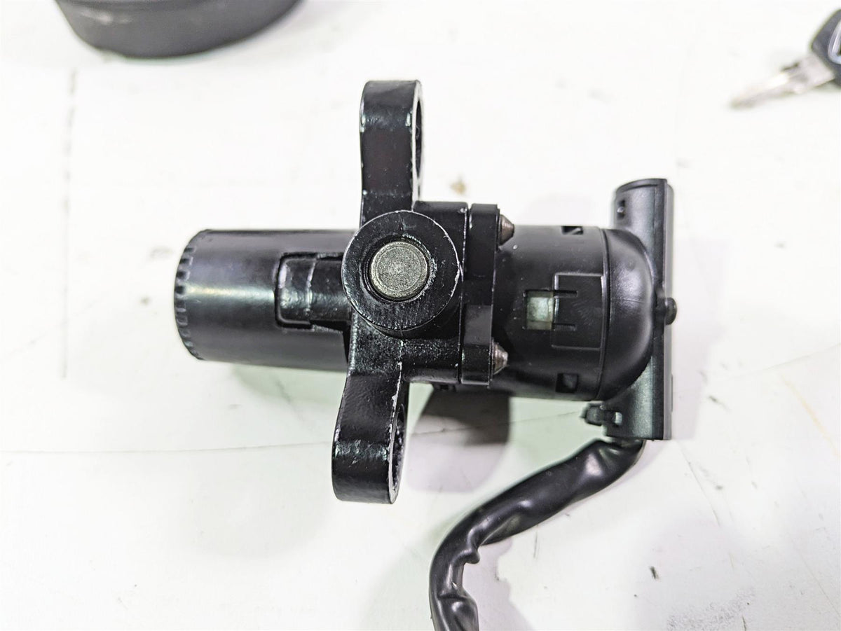 2012 Triumph Daytona 675 Ignition Switch Key Lock Tank Cap Set T2507563 {{ shop.shopifyCountryName }} - Mototech271