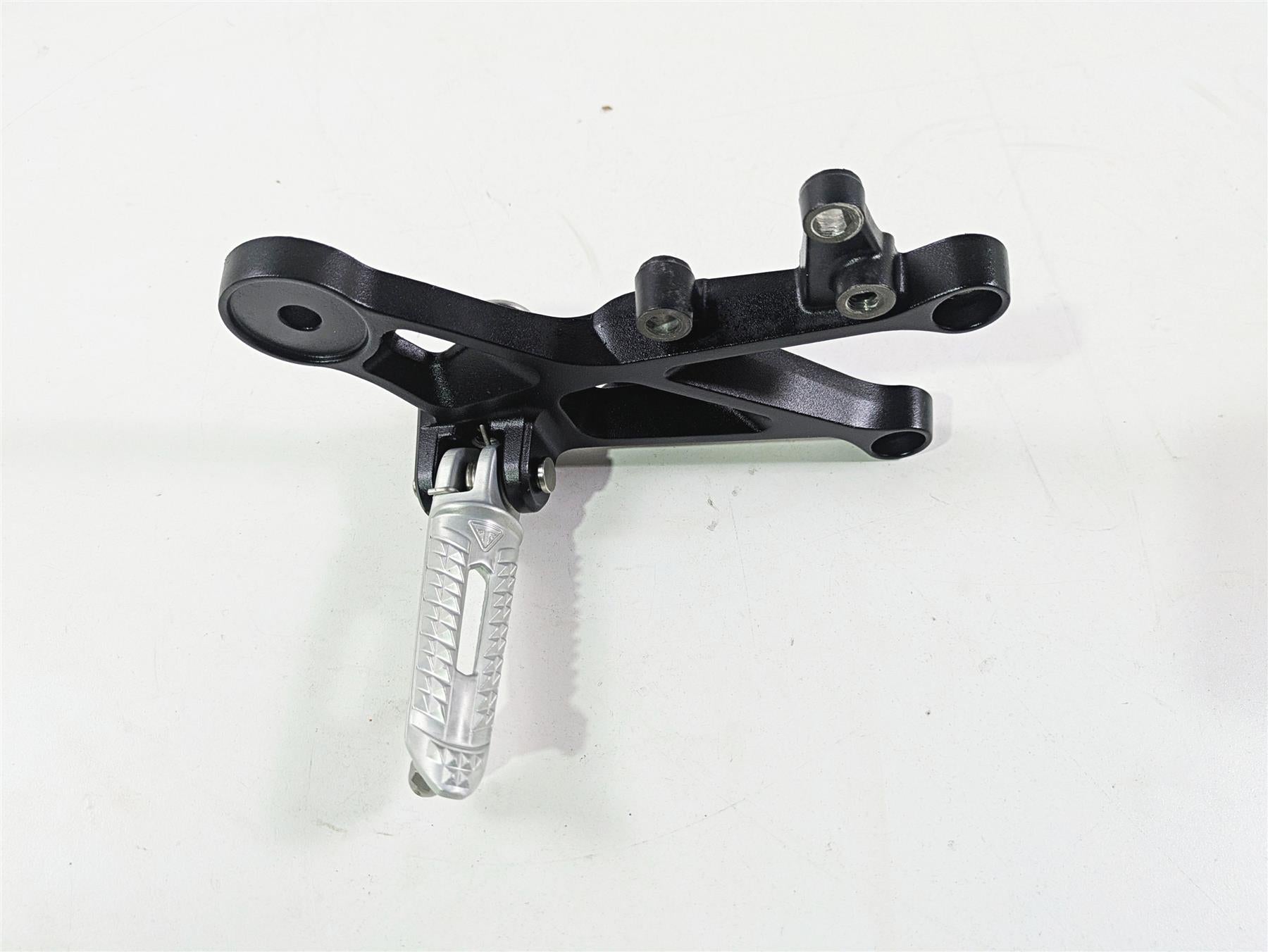 2024 Triumph Street Triple 765 R Right Rider Footpeg & Mount Set T2082980