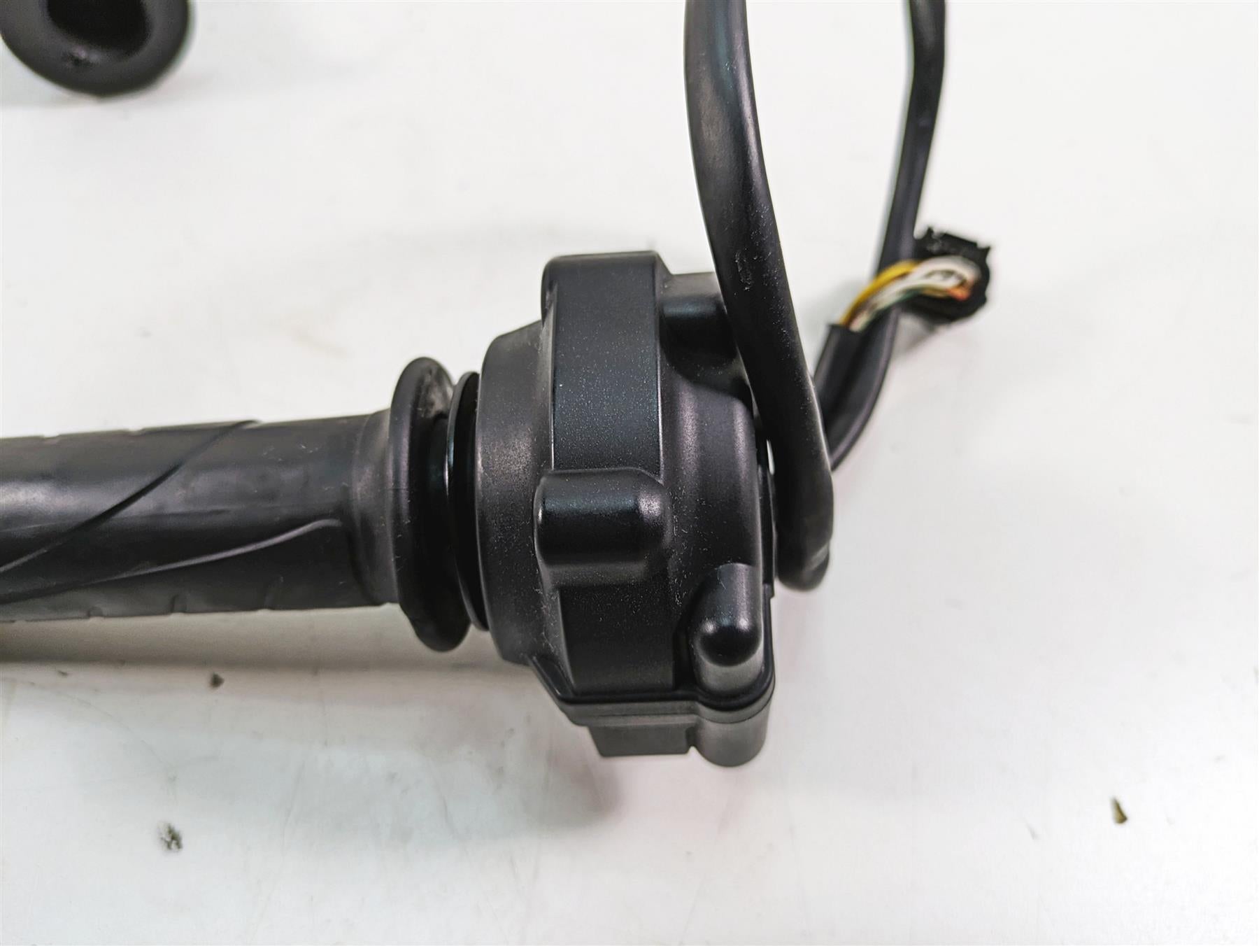 2016 Ducati Panigale 1299 S Ride Fly By Wire Throttle Sensor & Grip 66020011B {{ shop.shopifyCountryName }} - Mototech271