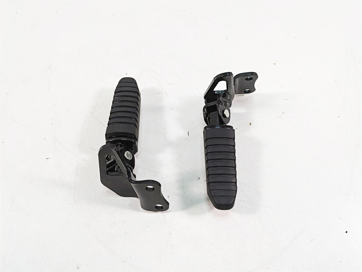 2016 Suzuki M109R VZR1800 Rear Passenger Footpeg Set 43600-48G00 43700-48G00 {{ shop.shopifyCountryName }} - Mototech271